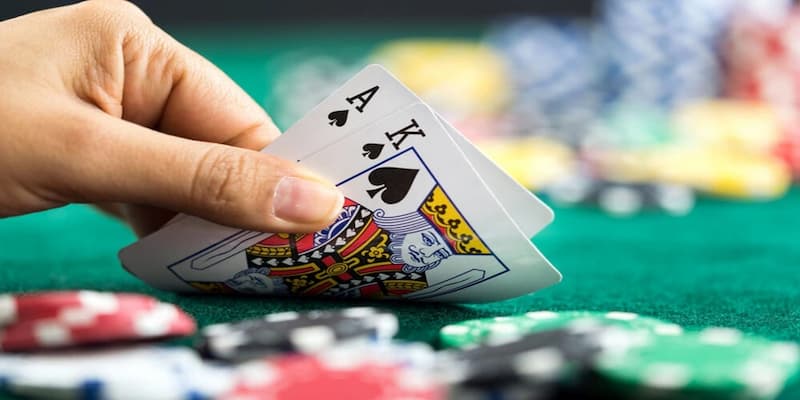 Bài rác trong Poker là gì và quyết định đánh đúng đắn